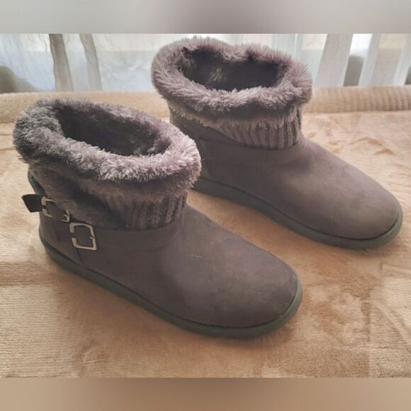 #103 JOE BOXER Grey Fur-lined Knitted Uppers, 2-buckle Faux Suede Band  Booties - Picture 1 of 7